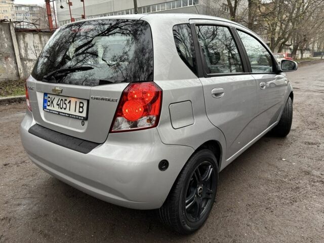 Серый Шевроле Авео, объемом двигателя 1.2 л и пробегом 240 тыс. км за 3200 $, фото 3 на Automoto.ua