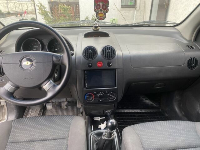 Серый Шевроле Авео, объемом двигателя 1.5 л и пробегом 190 тыс. км за 3200 $, фото 5 на Automoto.ua