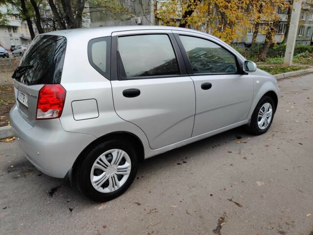 Серый Шевроле Авео, объемом двигателя 1.5 л и пробегом 197 тыс. км за 3700 $, фото 1 на Automoto.ua