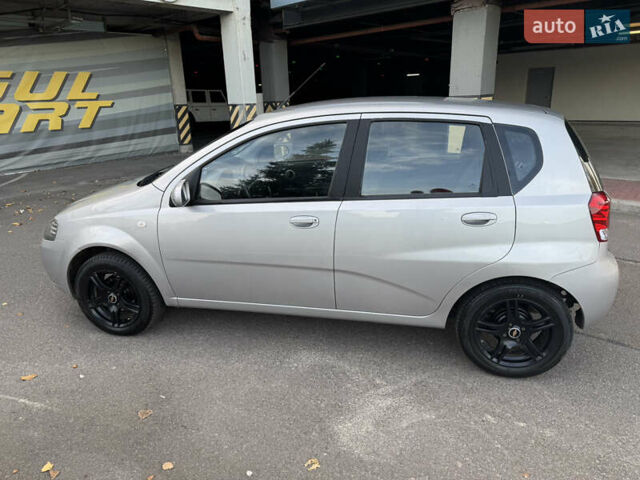 Серый Шевроле Авео, объемом двигателя 1.2 л и пробегом 220 тыс. км за 3450 $, фото 13 на Automoto.ua