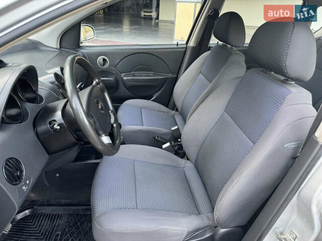 Серый Шевроле Авео, объемом двигателя 1.2 л и пробегом 220 тыс. км за 3450 $, фото 28 на Automoto.ua