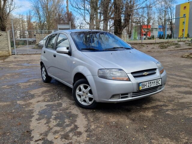 Серый Шевроле Авео, объемом двигателя 1.5 л и пробегом 140 тыс. км за 3200 $, фото 1 на Automoto.ua