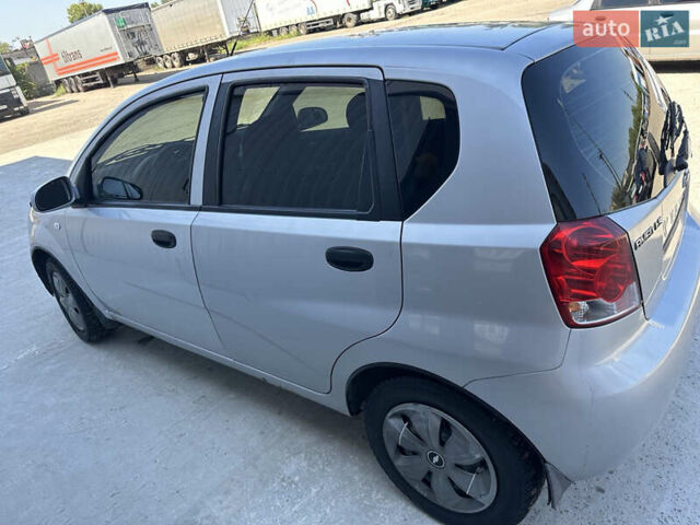 Серый Шевроле Авео, объемом двигателя 1.5 л и пробегом 195 тыс. км за 3100 $, фото 5 на Automoto.ua