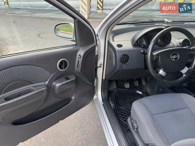 Серый Шевроле Авео, объемом двигателя 1.2 л и пробегом 220 тыс. км за 3450 $, фото 26 на Automoto.ua
