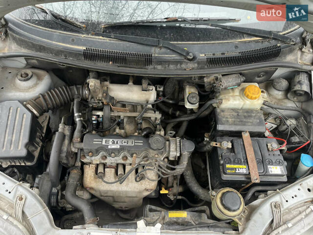 Серый Шевроле Авео, объемом двигателя 1.5 л и пробегом 195 тыс. км за 3100 $, фото 10 на Automoto.ua