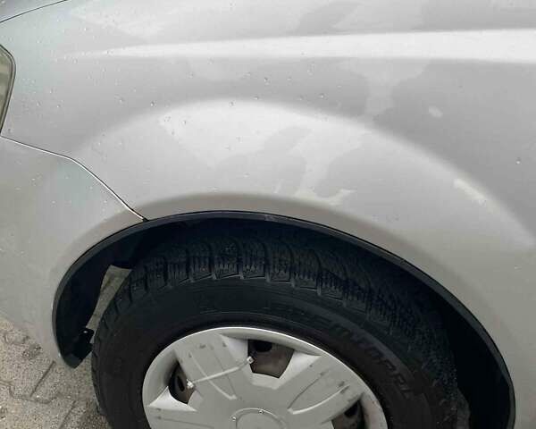 Сірий Шевроле Авео, об'ємом двигуна 1.5 л та пробігом 245 тис. км за 3000 $, фото 1 на Automoto.ua