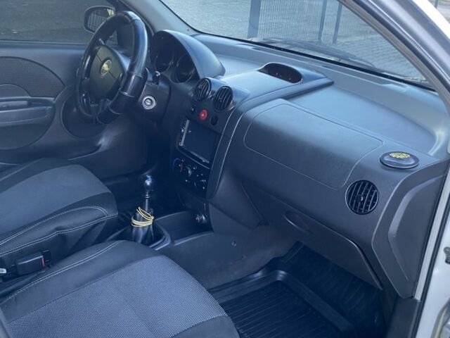 Серый Шевроле Авео, объемом двигателя 1.5 л и пробегом 160 тыс. км за 3200 $, фото 7 на Automoto.ua