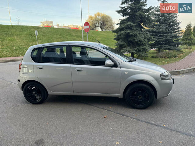 Серый Шевроле Авео, объемом двигателя 1.2 л и пробегом 220 тыс. км за 3450 $, фото 7 на Automoto.ua