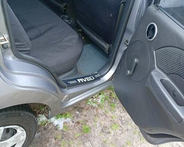 Сірий Шевроле Авео, об'ємом двигуна 1.5 л та пробігом 200 тис. км за 2700 $, фото 6 на Automoto.ua