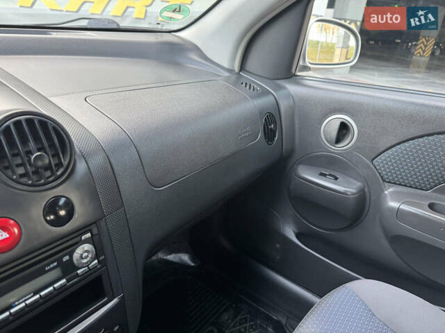 Серый Шевроле Авео, объемом двигателя 1.2 л и пробегом 220 тыс. км за 3450 $, фото 29 на Automoto.ua