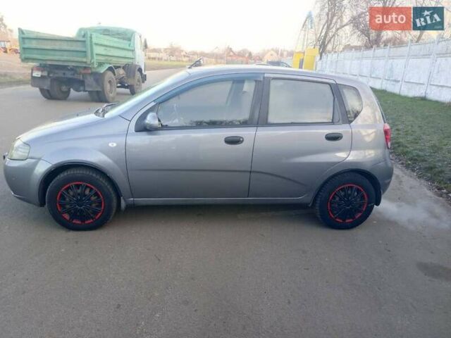 Серый Шевроле Авео, объемом двигателя 1.5 л и пробегом 224 тыс. км за 3500 $, фото 1 на Automoto.ua