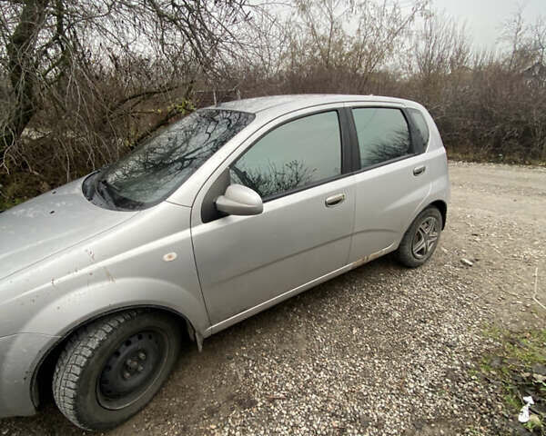 Сірий Шевроле Авео, об'ємом двигуна 1.5 л та пробігом 215 тис. км за 3500 $, фото 1 на Automoto.ua