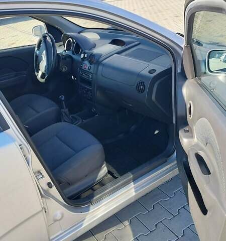 Сірий Шевроле Авео, об'ємом двигуна 1.2 л та пробігом 189 тис. км за 900 $, фото 16 на Automoto.ua