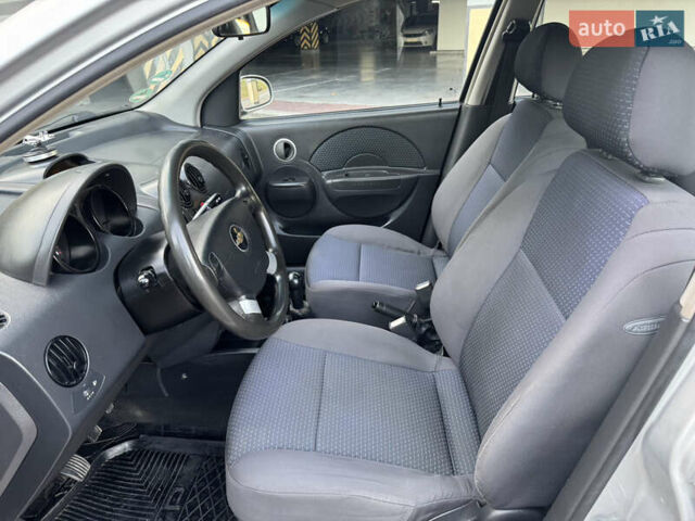 Серый Шевроле Авео, объемом двигателя 1.2 л и пробегом 220 тыс. км за 3450 $, фото 27 на Automoto.ua