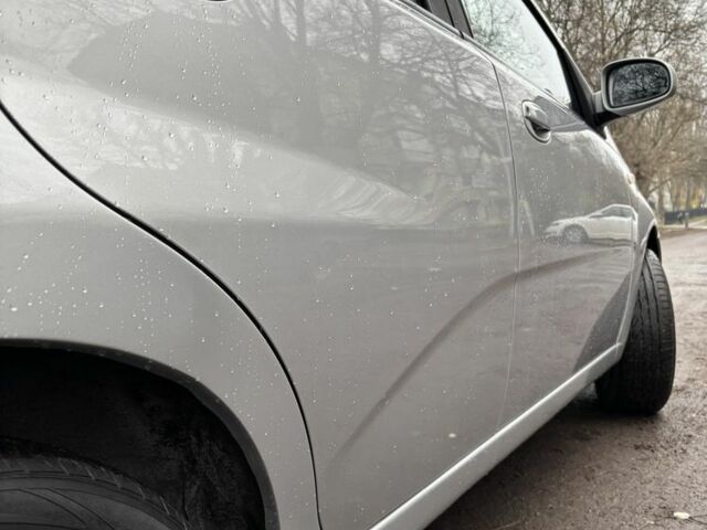 Серый Шевроле Авео, объемом двигателя 1.2 л и пробегом 240 тыс. км за 3200 $, фото 5 на Automoto.ua