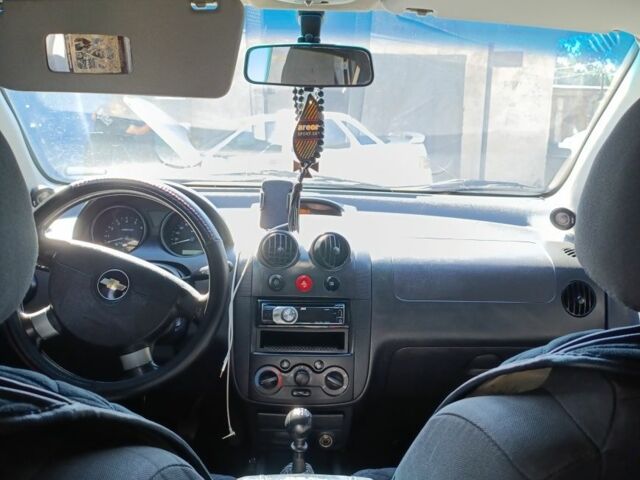 Серый Шевроле Авео, объемом двигателя 1 л и пробегом 180 тыс. км за 3000 $, фото 9 на Automoto.ua