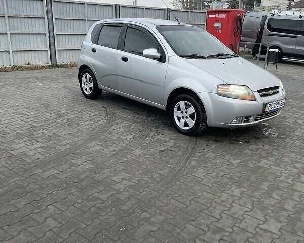 Серый Шевроле Авео, объемом двигателя 1.5 л и пробегом 130 тыс. км за 4100 $, фото 1 на Automoto.ua