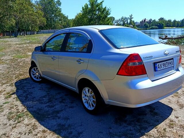 Серый Шевроле Авео, объемом двигателя 1.6 л и пробегом 210 тыс. км за 3750 $, фото 4 на Automoto.ua