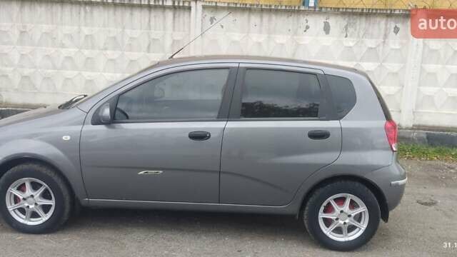 Серый Шевроле Авео, объемом двигателя 1.5 л и пробегом 166 тыс. км за 4300 $, фото 2 на Automoto.ua