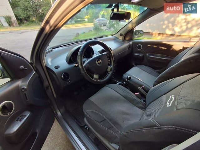 Серый Шевроле Авео, объемом двигателя 1.5 л и пробегом 295 тыс. км за 3500 $, фото 5 на Automoto.ua