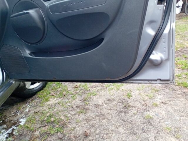 Сірий Шевроле Авео, об'ємом двигуна 1.5 л та пробігом 2 тис. км за 2700 $, фото 5 на Automoto.ua