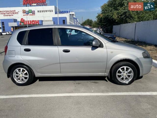 Серый Шевроле Авео, объемом двигателя 1.5 л и пробегом 284 тыс. км за 2850 $, фото 2 на Automoto.ua