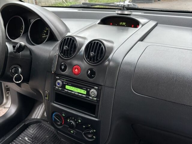 Серый Шевроле Авео, объемом двигателя 1.2 л и пробегом 240 тыс. км за 3200 $, фото 23 на Automoto.ua