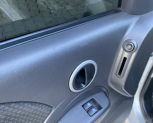 Серый Шевроле Авео, объемом двигателя 1.5 л и пробегом 160 тыс. км за 3200 $, фото 9 на Automoto.ua