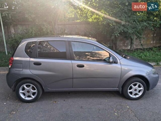 Серый Шевроле Авео, объемом двигателя 1.5 л и пробегом 295 тыс. км за 3500 $, фото 2 на Automoto.ua