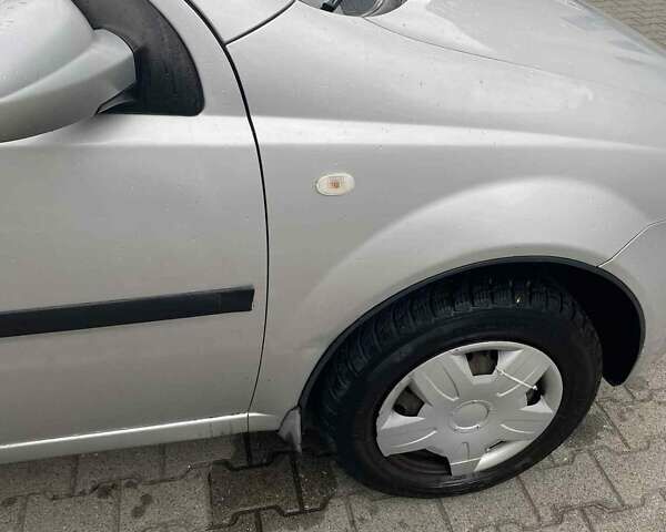 Сірий Шевроле Авео, об'ємом двигуна 1.5 л та пробігом 245 тис. км за 3000 $, фото 8 на Automoto.ua