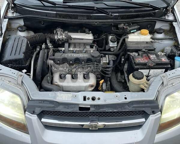 Серый Шевроле Авео, объемом двигателя 1.5 л и пробегом 130 тыс. км за 4100 $, фото 5 на Automoto.ua