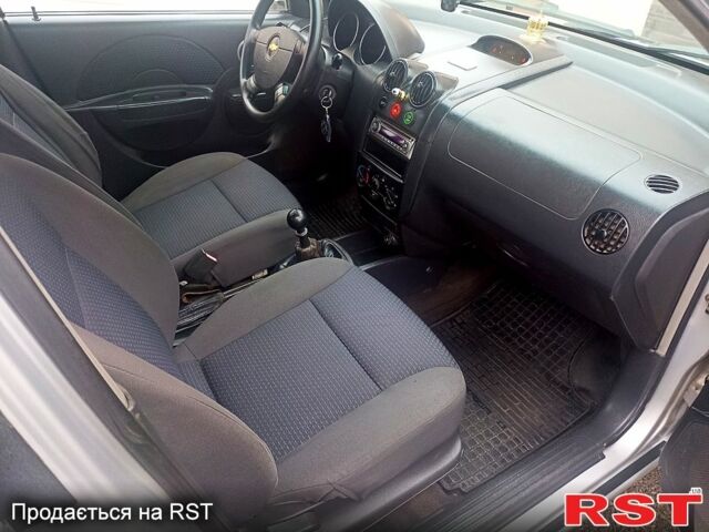 Серый Шевроле Авео, объемом двигателя 1.5 л и пробегом 200 тыс. км за 3100 $, фото 12 на Automoto.ua