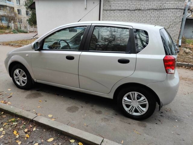 Серый Шевроле Авео, объемом двигателя 1.5 л и пробегом 197 тыс. км за 3700 $, фото 2 на Automoto.ua