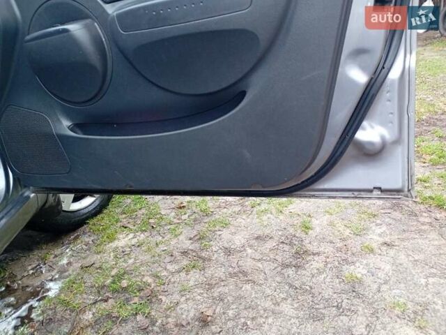 Сірий Шевроле Авео, об'ємом двигуна 1.5 л та пробігом 200 тис. км за 2700 $, фото 4 на Automoto.ua