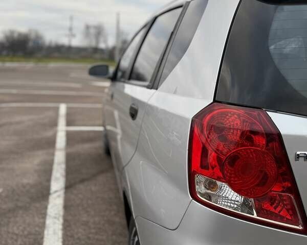 Сірий Шевроле Авео, об'ємом двигуна 1.5 л та пробігом 206 тис. км за 3500 $, фото 3 на Automoto.ua