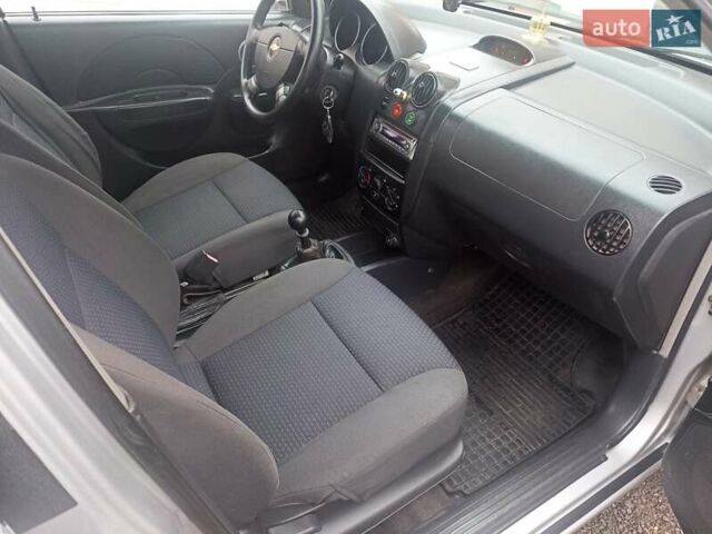 Серый Шевроле Авео, объемом двигателя 1.5 л и пробегом 200 тыс. км за 2999 $, фото 26 на Automoto.ua