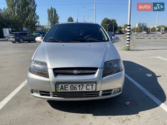 Серый Шевроле Авео, объемом двигателя 1.5 л и пробегом 284 тыс. км за 2850 $, фото 1 на Automoto.ua