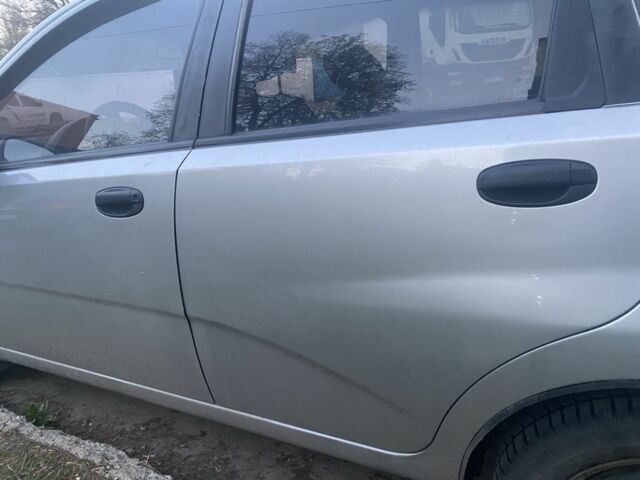 Серый Шевроле Авео, объемом двигателя 1.5 л и пробегом 260 тыс. км за 3300 $, фото 4 на Automoto.ua