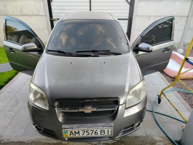 Сірий Шевроле Авео, об'ємом двигуна 1.5 л та пробігом 229 тис. км за 3500 $, фото 2 на Automoto.ua