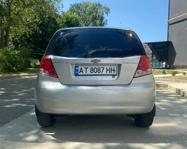 Серый Шевроле Авео, объемом двигателя 1.5 л и пробегом 250 тыс. км за 3100 $, фото 1 на Automoto.ua