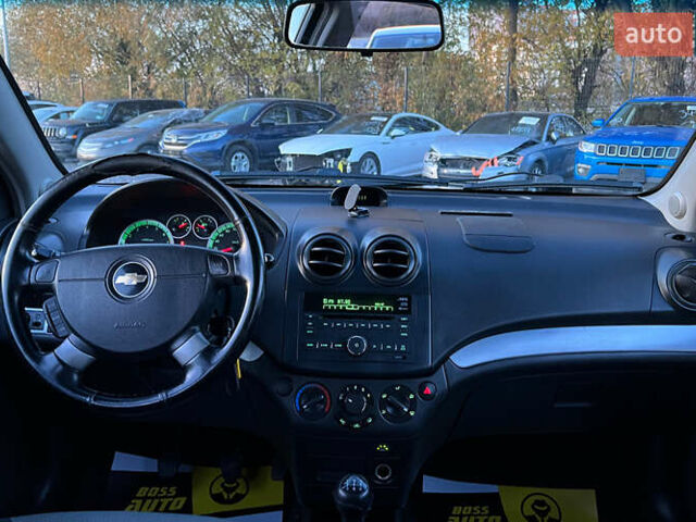 Серый Шевроле Авео, объемом двигателя 1.21 л и пробегом 200 тыс. км за 4800 $, фото 8 на Automoto.ua
