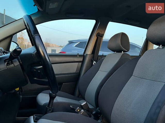 Серый Шевроле Авео, объемом двигателя 1.21 л и пробегом 200 тыс. км за 4800 $, фото 6 на Automoto.ua