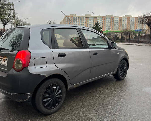Серый Шевроле Авео, объемом двигателя 1.5 л и пробегом 240 тыс. км за 3700 $, фото 5 на Automoto.ua