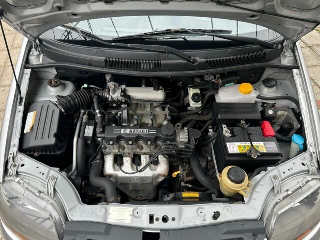 Серый Шевроле Авео, объемом двигателя 1.5 л и пробегом 198 тыс. км за 4000 $, фото 2 на Automoto.ua