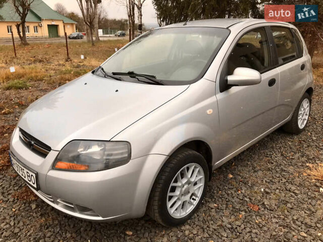 Серый Шевроле Авео, объемом двигателя 1.5 л и пробегом 112 тыс. км за 5200 $, фото 1 на Automoto.ua