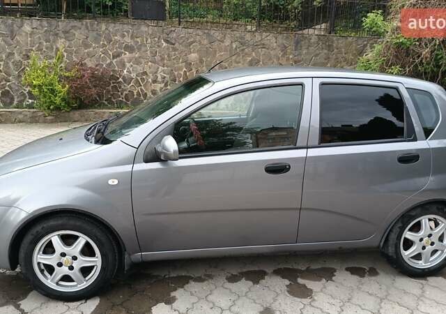 Серый Шевроле Авео, объемом двигателя 1.5 л и пробегом 138 тыс. км за 3350 $, фото 1 на Automoto.ua