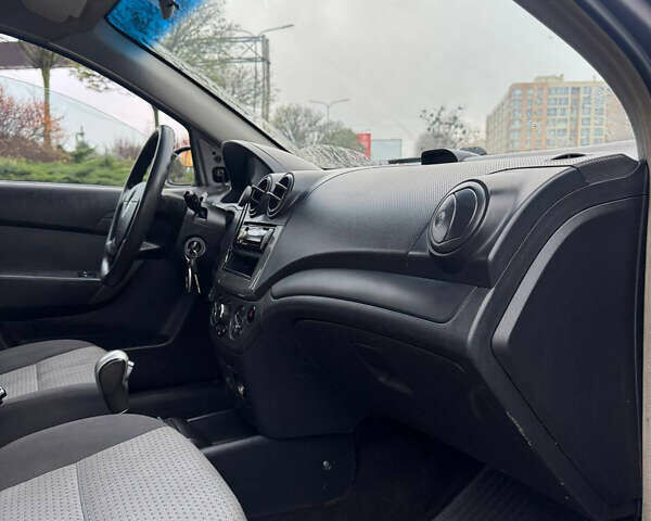 Серый Шевроле Авео, объемом двигателя 1.5 л и пробегом 240 тыс. км за 3700 $, фото 8 на Automoto.ua
