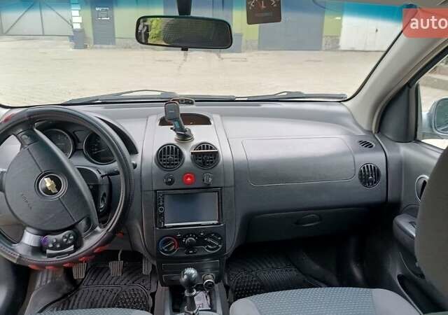 Серый Шевроле Авео, объемом двигателя 1.5 л и пробегом 138 тыс. км за 3350 $, фото 6 на Automoto.ua