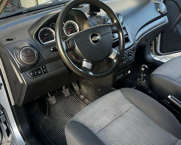 Серый Шевроле Авео, объемом двигателя 1.5 л и пробегом 120 тыс. км за 4200 $, фото 7 на Automoto.ua