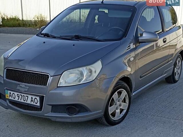 Серый Шевроле Авео, объемом двигателя 1.5 л и пробегом 244 тыс. км за 3950 $, фото 2 на Automoto.ua